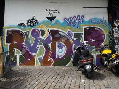 photo graffiti Paris 10eme arrondissement